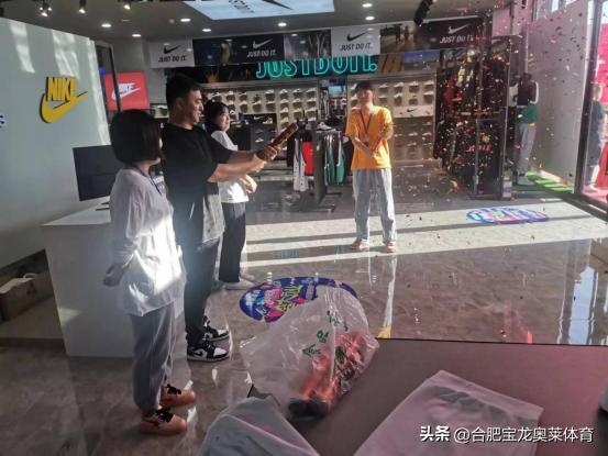 耐克阿迪达斯品牌折扣店开店技巧,阿迪达斯正品折扣店加盟