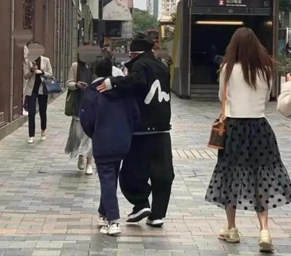 王宝强冯清官宣了吗,王宝强冯清罕见现身