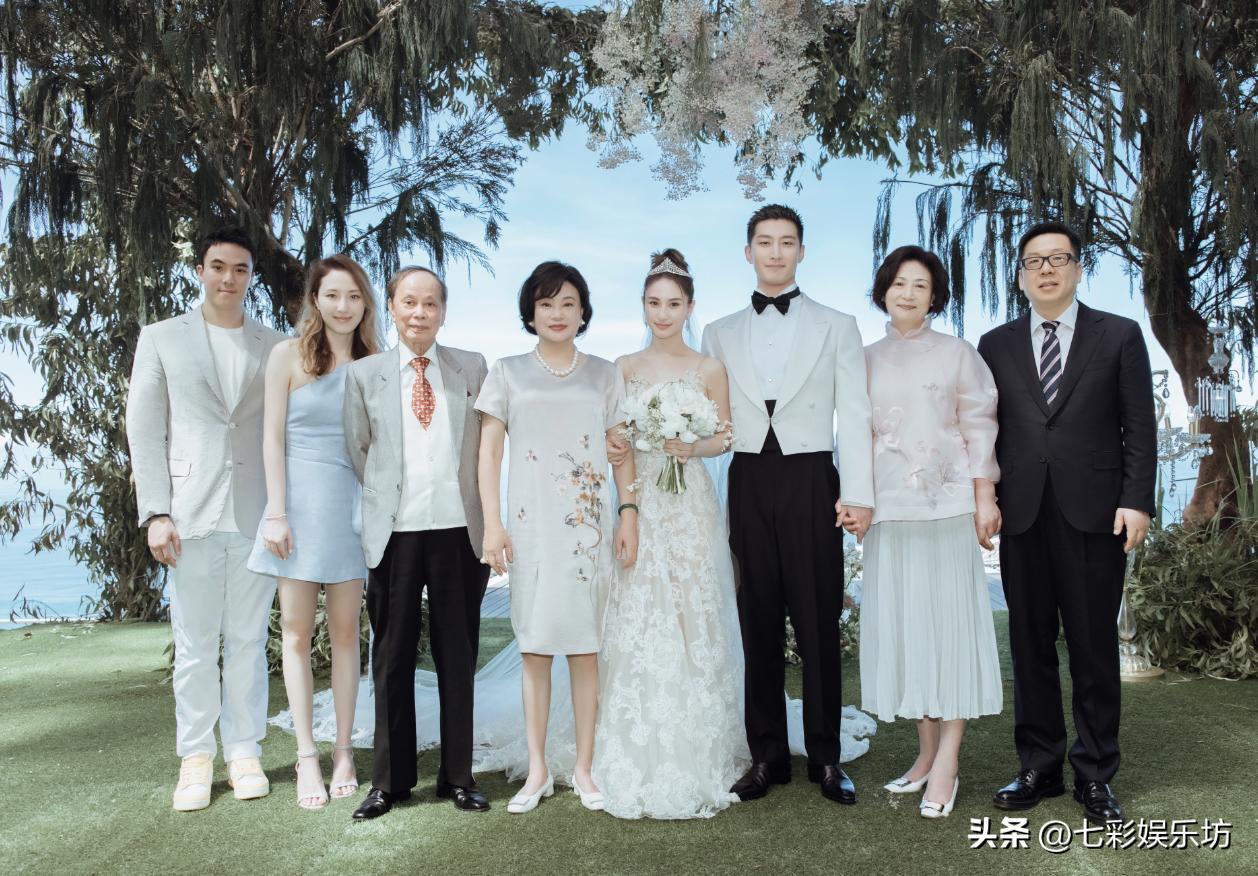 何超莲婚后状态,何超莲晒出婚礼誓言