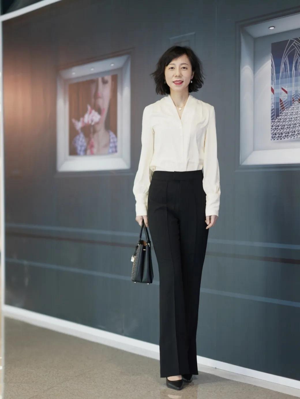 55岁减龄穿什么裙子好看,碎花裙子怎么穿才不显老