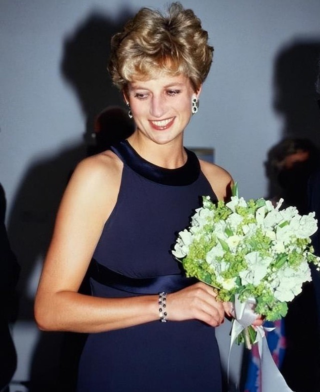 戴安娜特朗普情史,戴安娜离婚后为什么保留王妃头衔