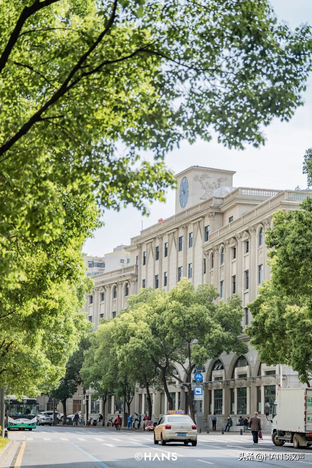 我问了每个人一个问题：你是水果湖毕业的吗？