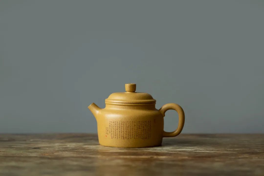 黄金段泥德钟壶好看吗,黄金段泥紫砂壶德钟