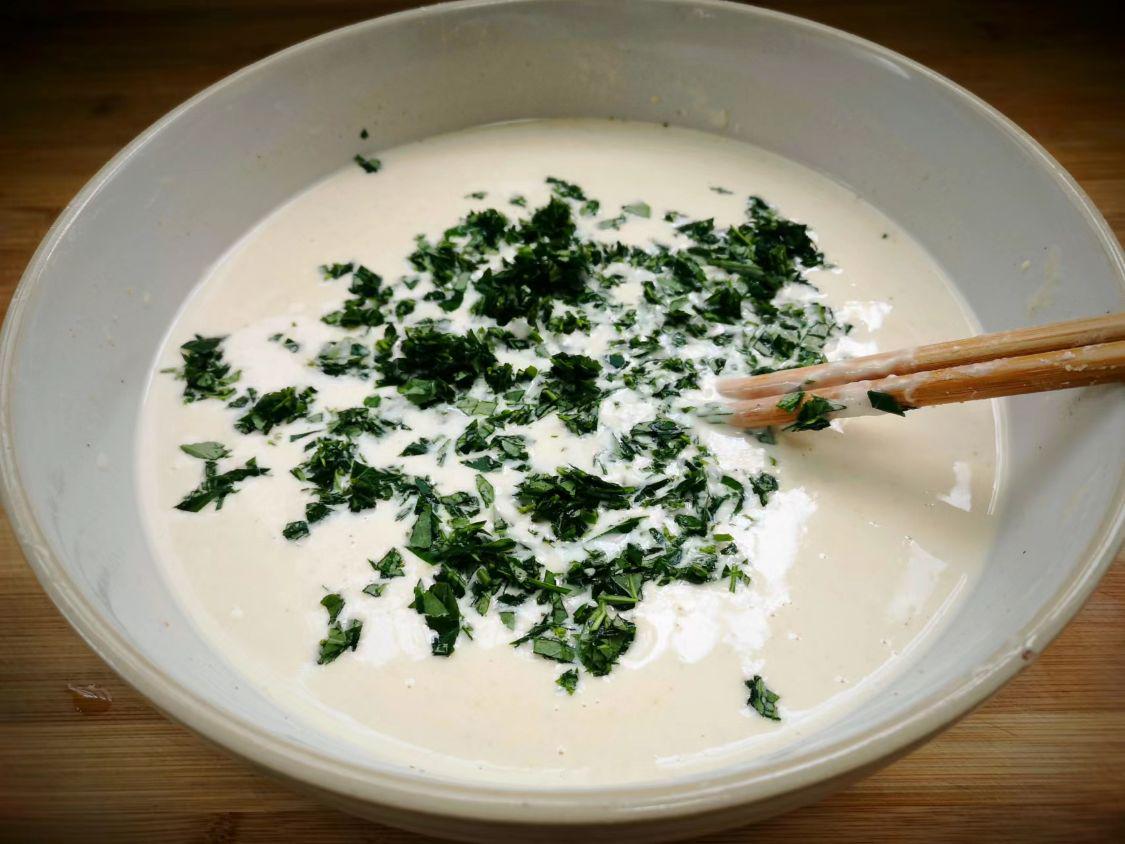 春天，遇见这叶子多摘点，养肝降春燥，随手烙成煎饼吃真香