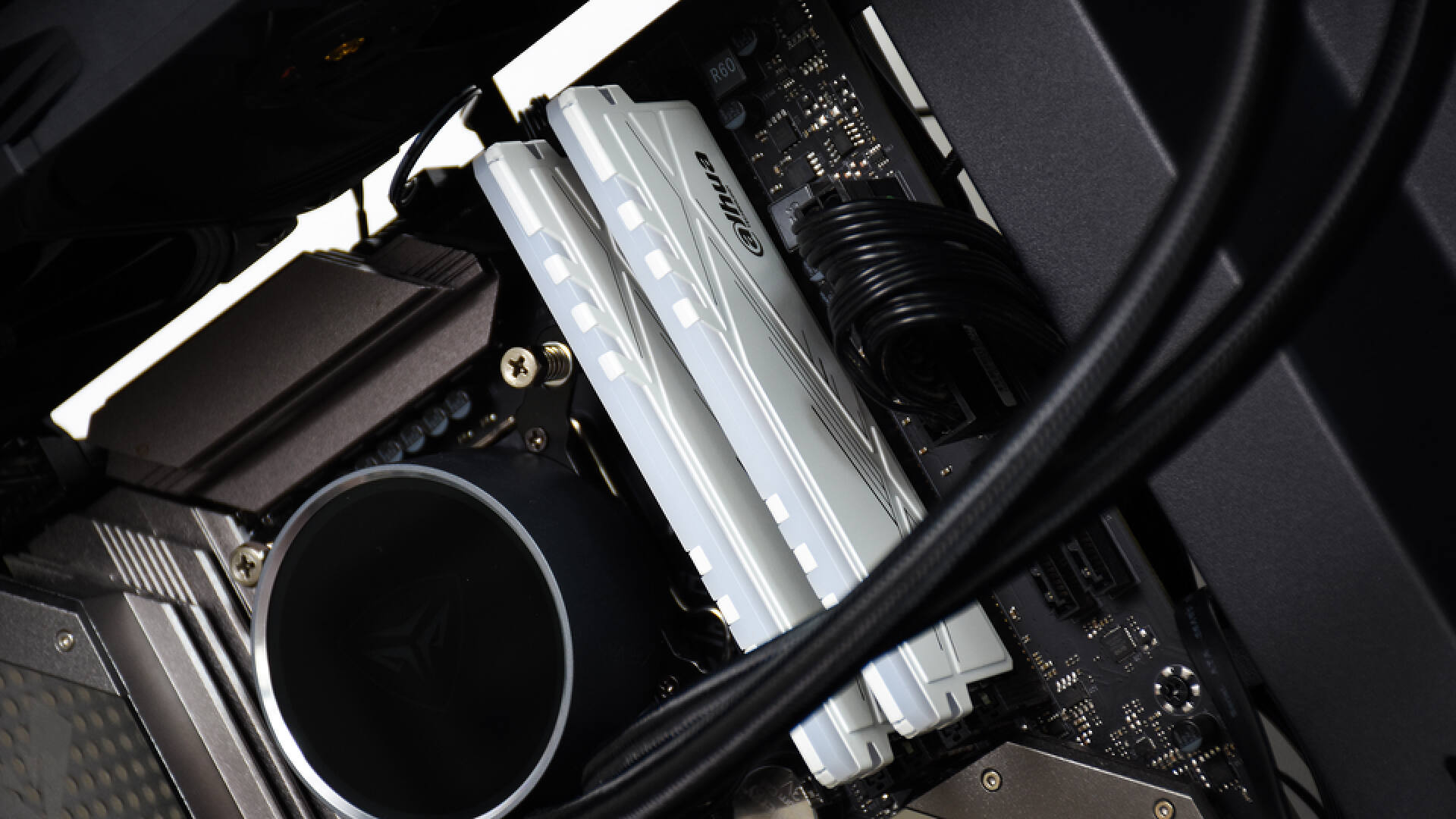 大华c600内存评测,大华3200内存条测评