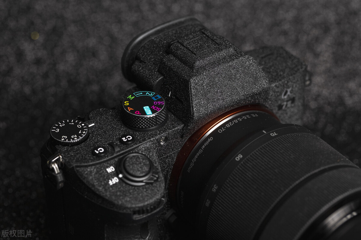 2024年选单反相机还是微单相机,微单相机和单反相机有什么区别吗