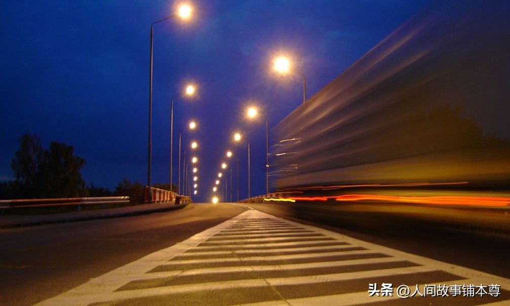 这座学校食堂由地狱构成