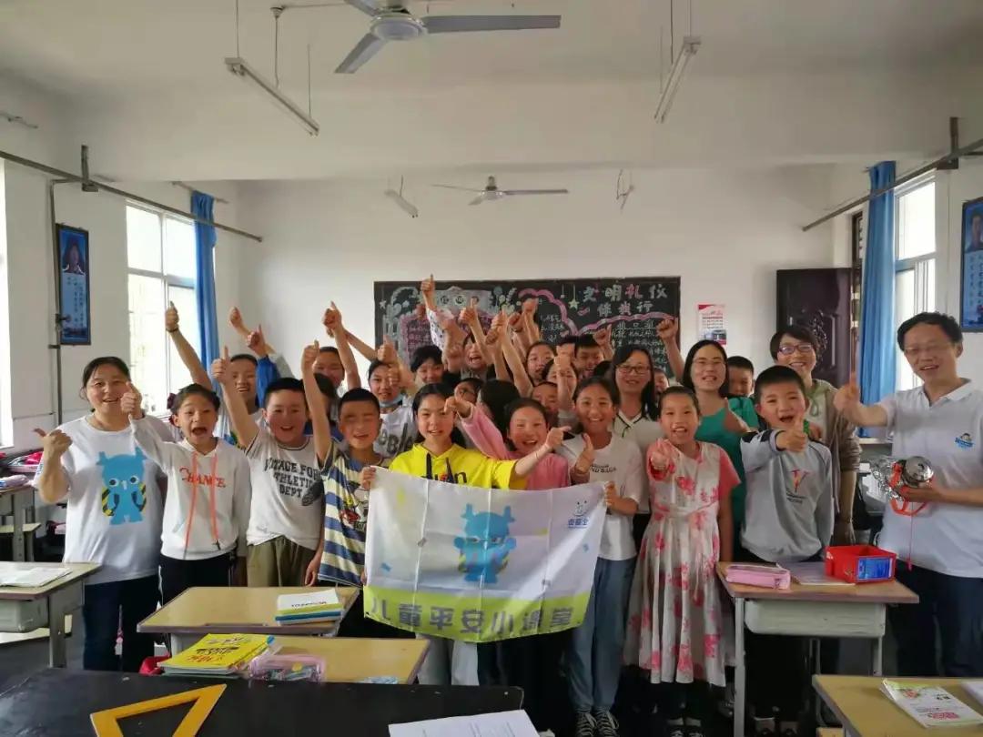 鍥㈠洟宸ヤ綔鏃ュ父,鍥㈠洟宸ヤ綔缁忓巻