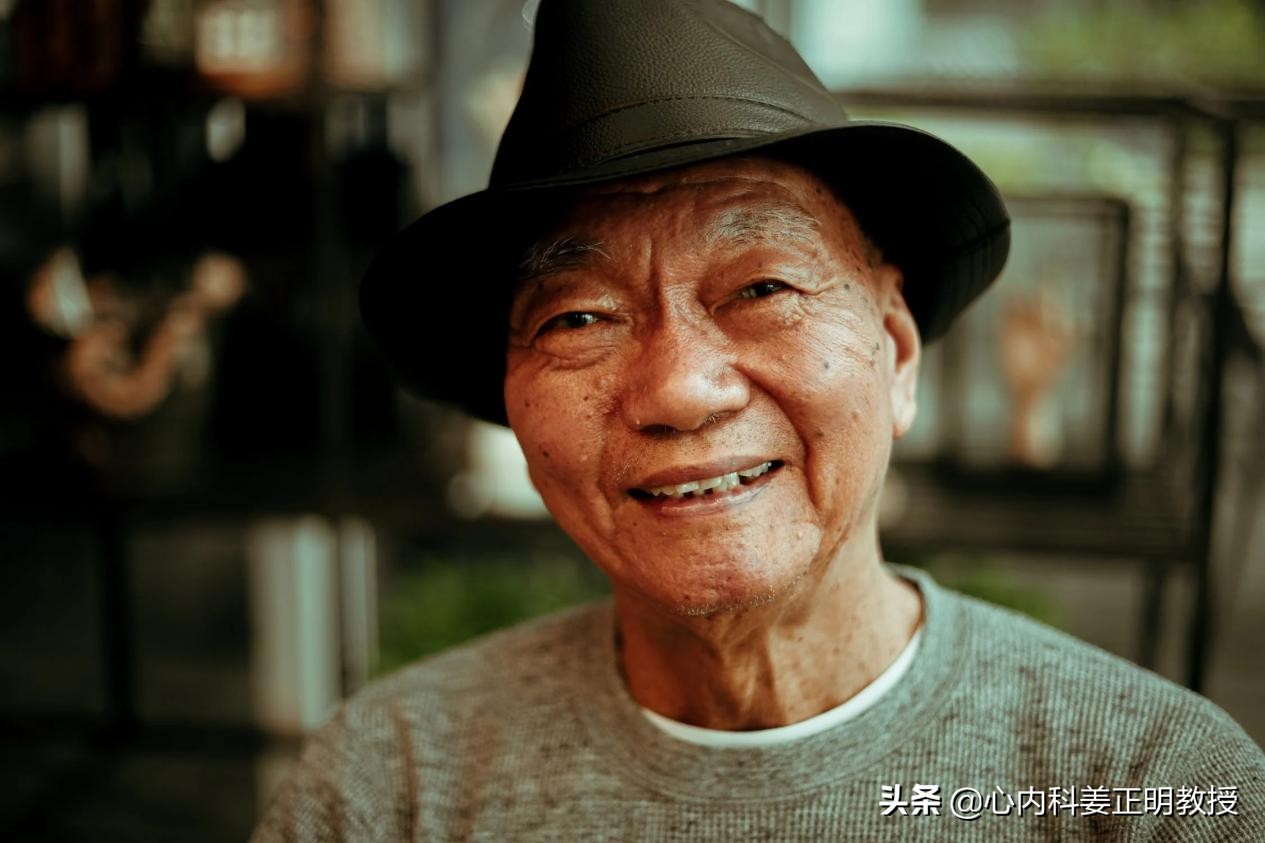 老年斑是只有老年人才会有的吗,老年人长老年斑对身体有影响吗