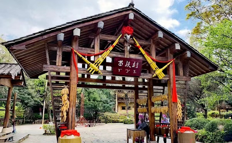 昆明旅游必去十大景点有哪些,昆明市区必玩旅游景点排名前十