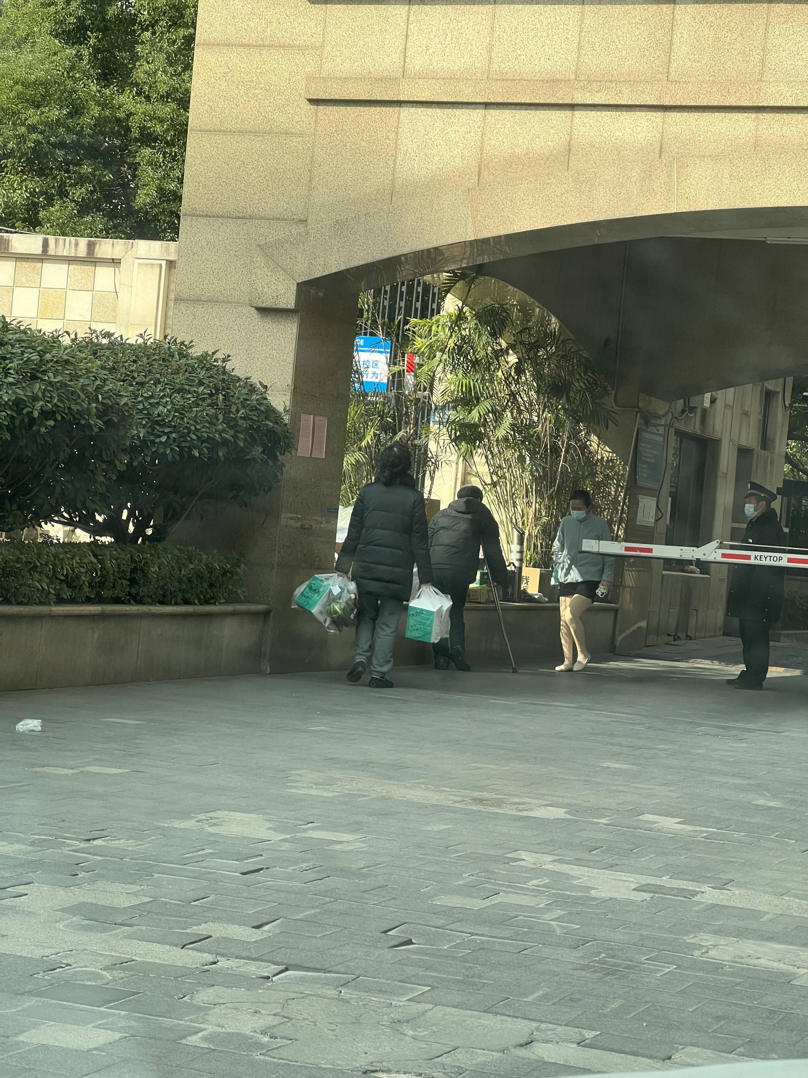 南昌连花清瘟胶囊购买,连花清瘟胶囊药店目前有卖的吗