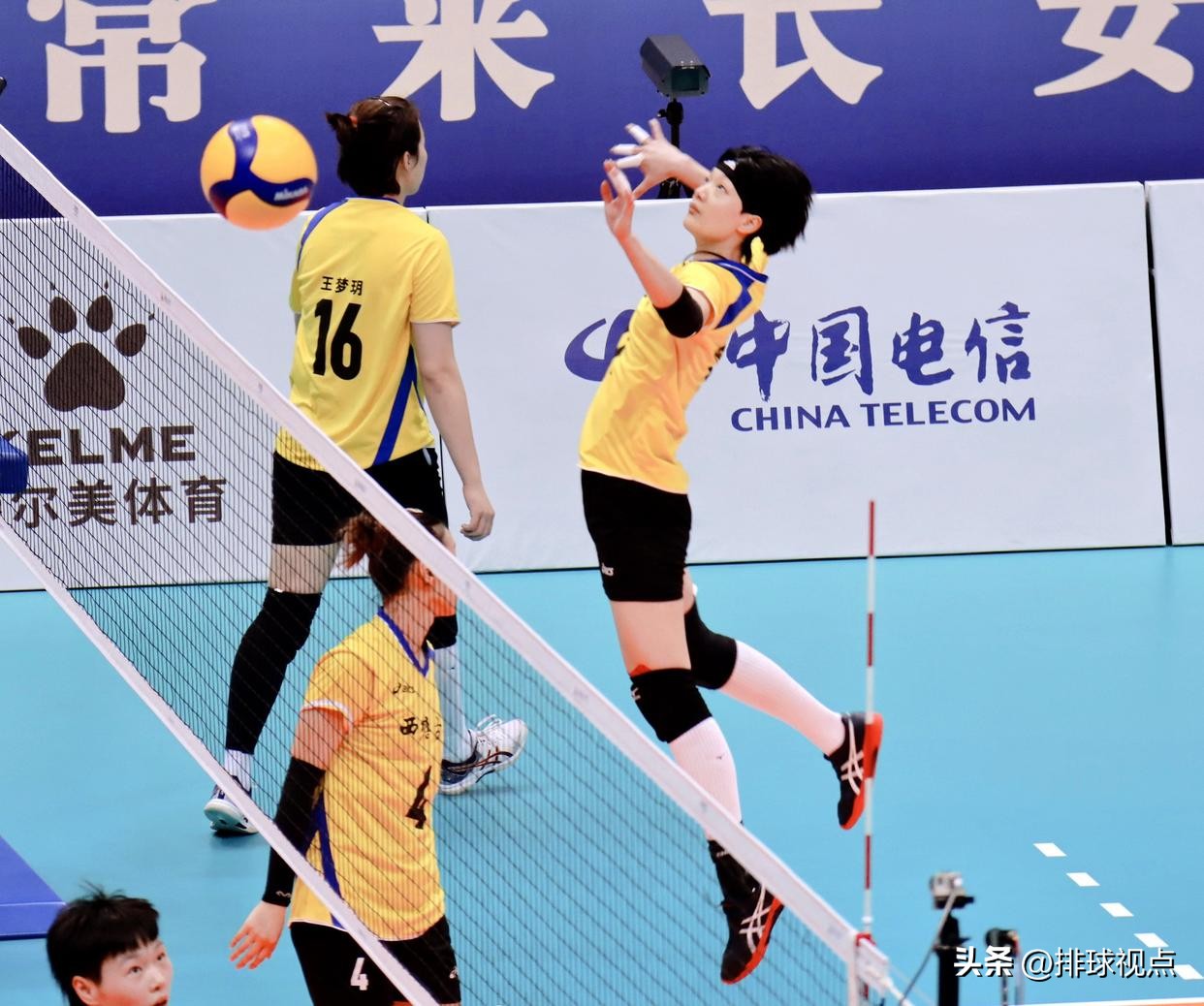 女排联赛12月9日赛程前瞻，辽宁女排应该启用198的副攻程文