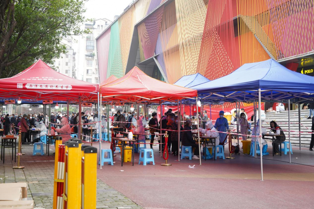 疫不容辞守防线,疫不容辞荔湾消防织牢硬核防控网