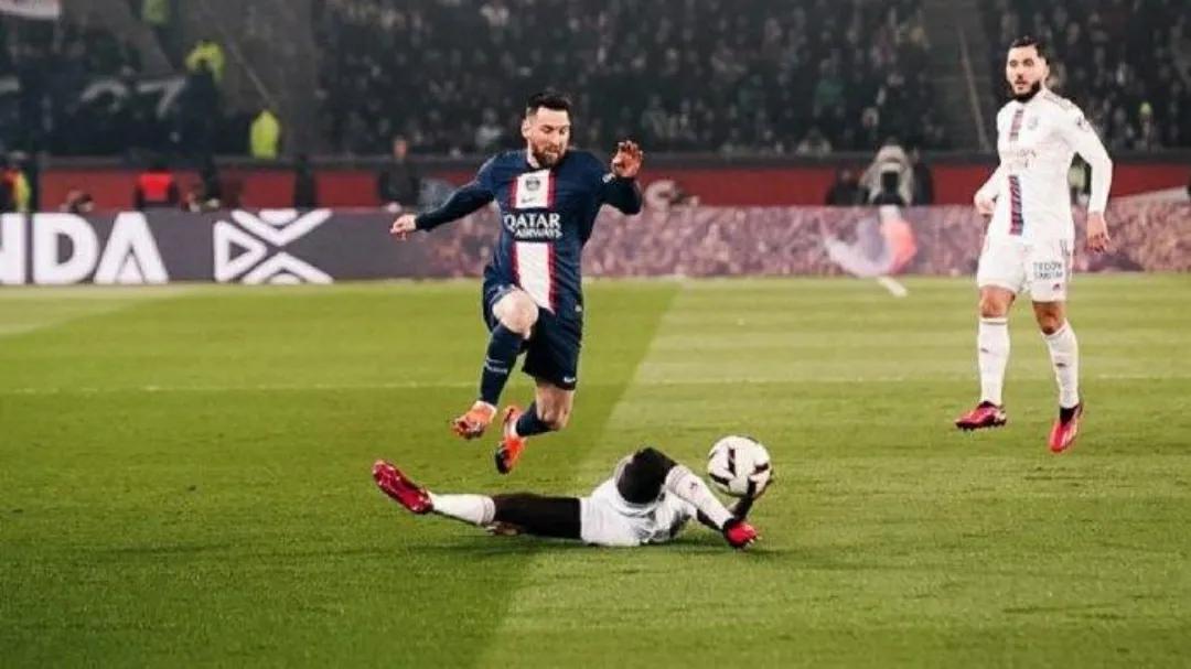 梅西姆巴佩大巴黎内战,梅西姆巴佩vsc罗之战