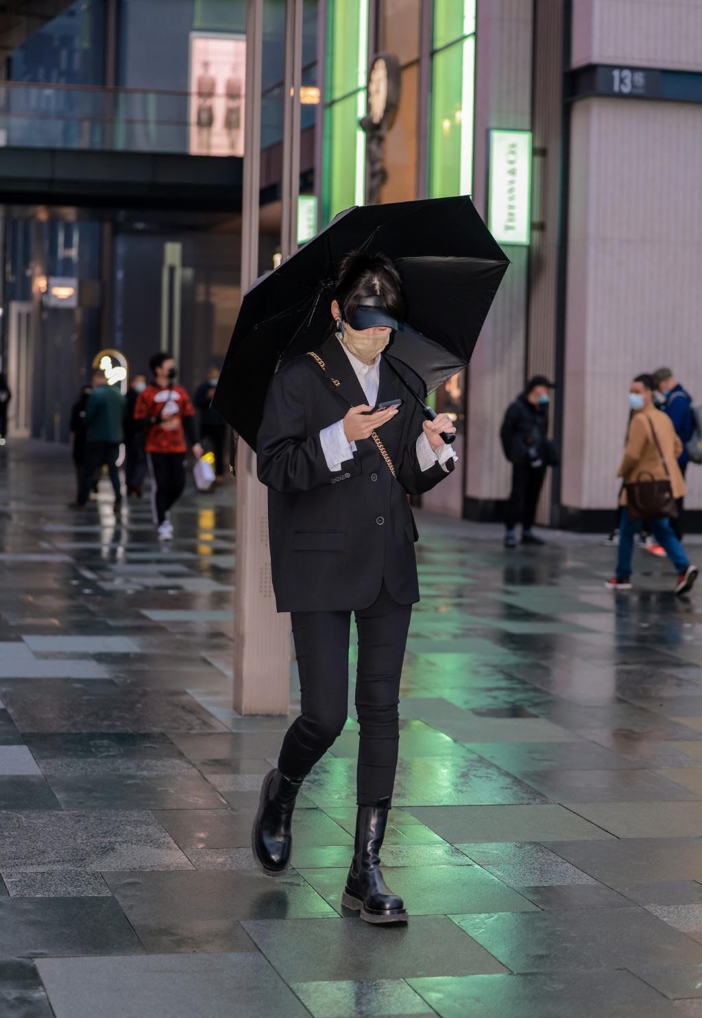 成都女生穿衣大气端庄,成都女人冬天穿衣风格