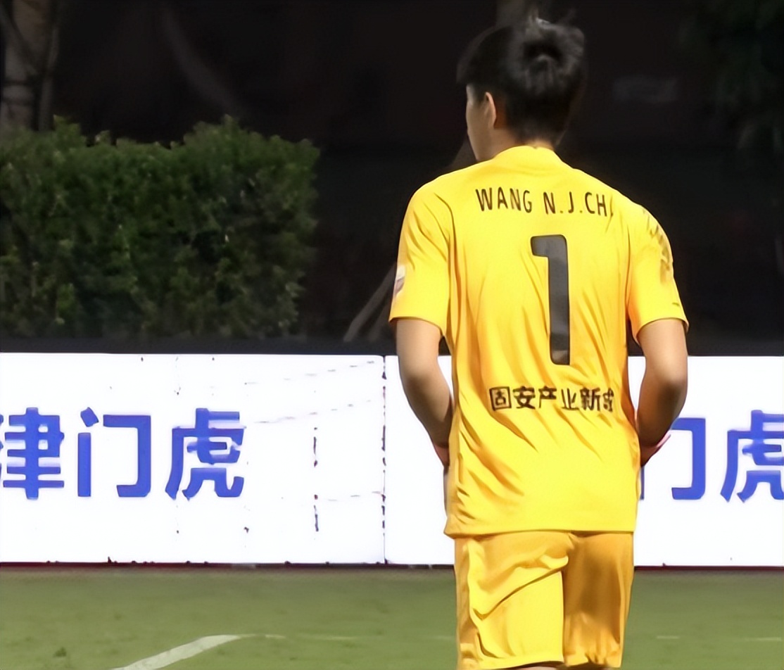 撞脸明星的李现,撞脸李现的足球小将