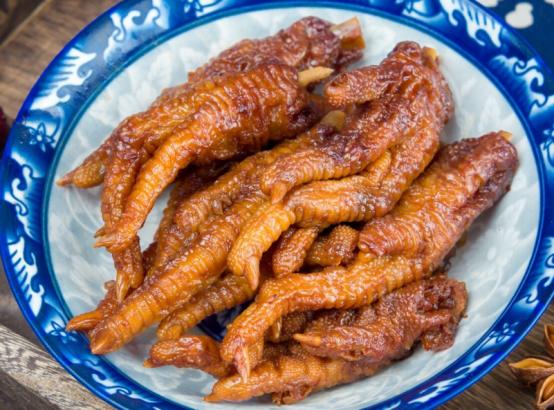 女子吐槽“糖果刺客”，意外走红网络，网友震惊：六块糖500元？