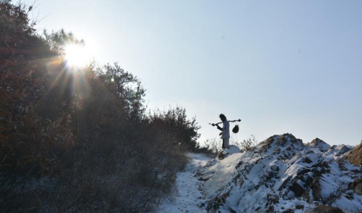 山东一位道长坚信龙真实存在，并上山寻龙16年，至今仍在山上坚持