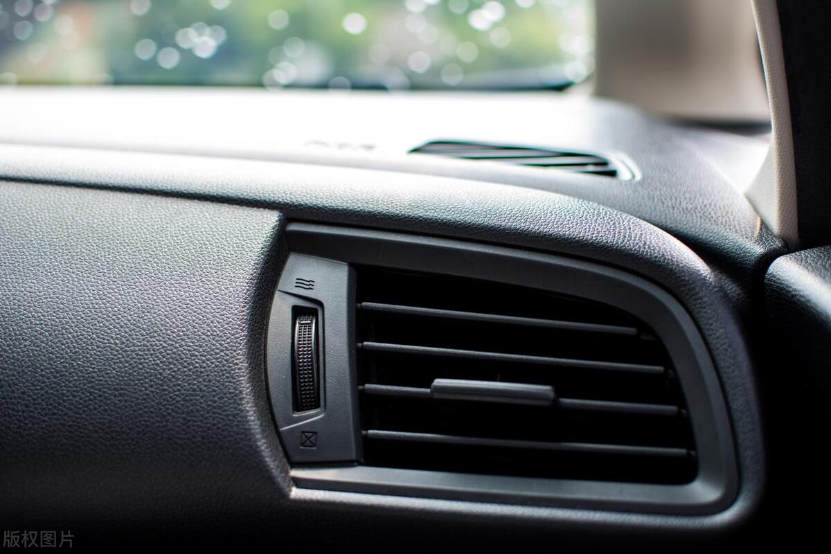 下车先关空调还是先熄火,汽车空调熄火是先关还是熄火后关