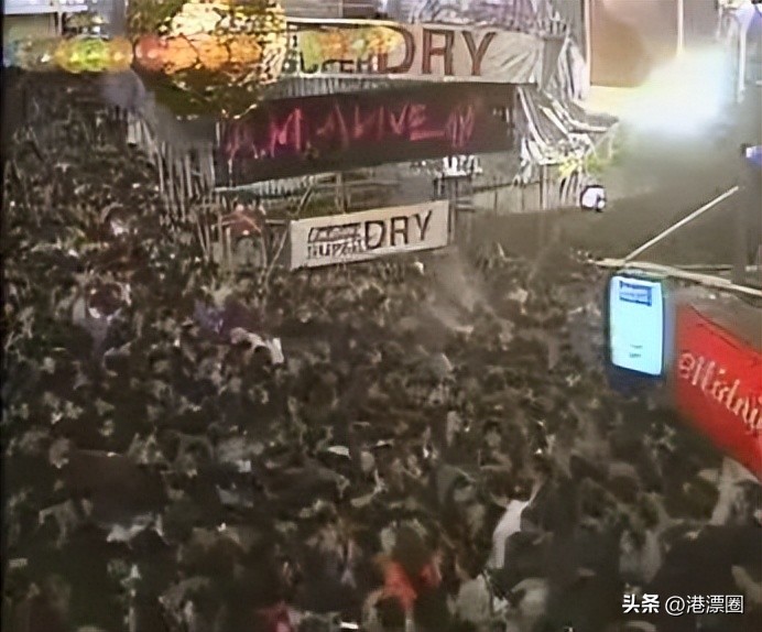 轰动全球的*踏事踩**故，彻底改变了香港