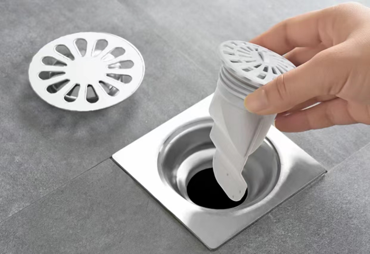 更换地漏和普通地漏,装修不到一年漏水