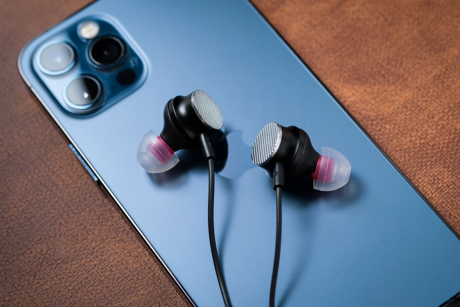 顶级动圈入耳式耳机测评,超大动圈hifi耳机测评