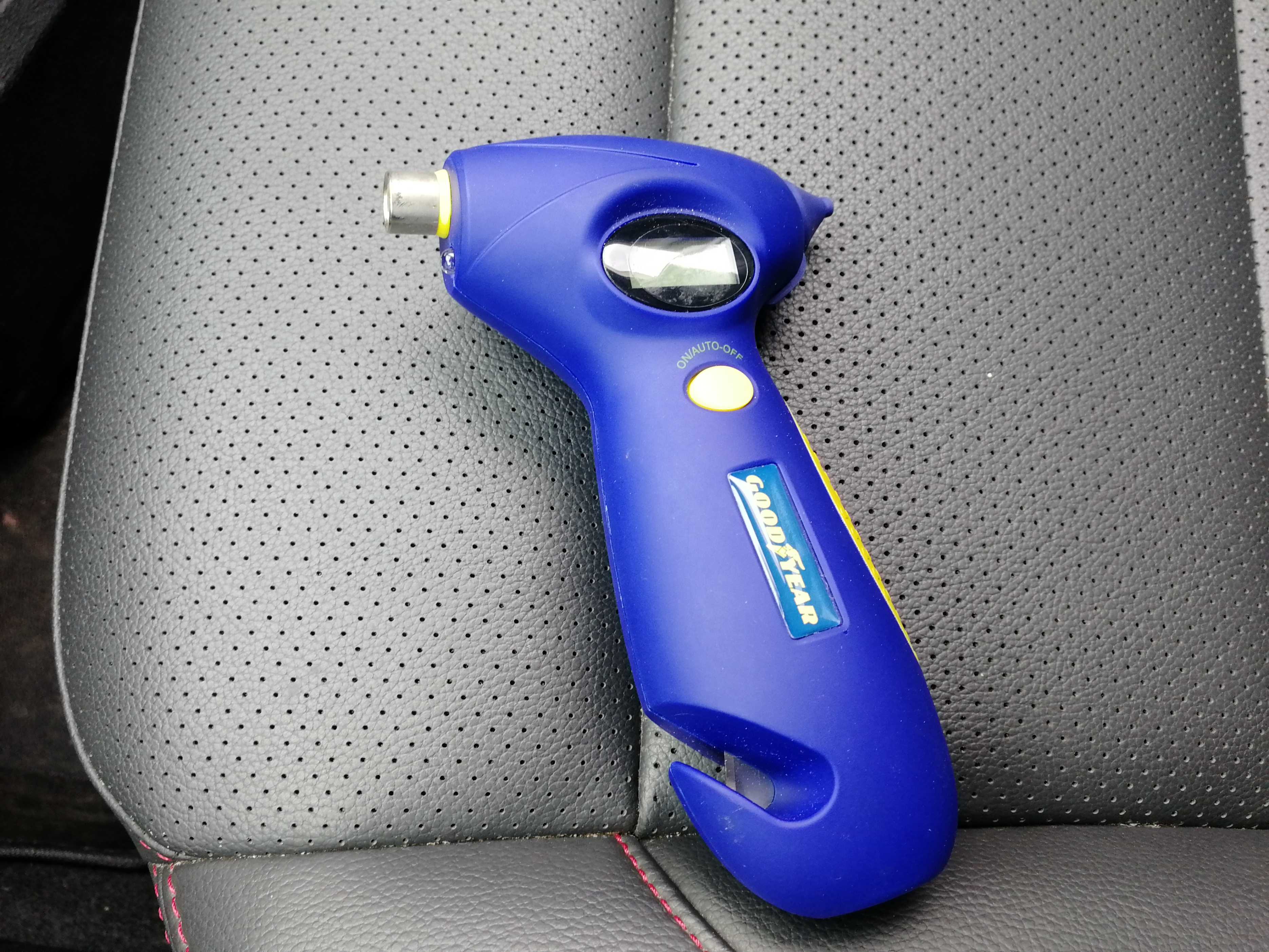 长途自驾前轮胎怎么检查,长途开车前怎么检查轮胎