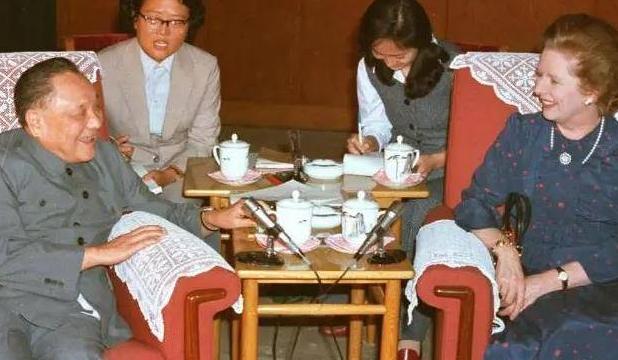 外交部原副部长：97年香港回归前，英国每年从香港拿走上千亿元！