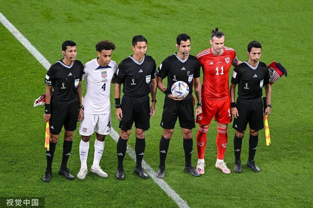 第四官员和替补裁判的区别,第四官员相当于主裁判吗