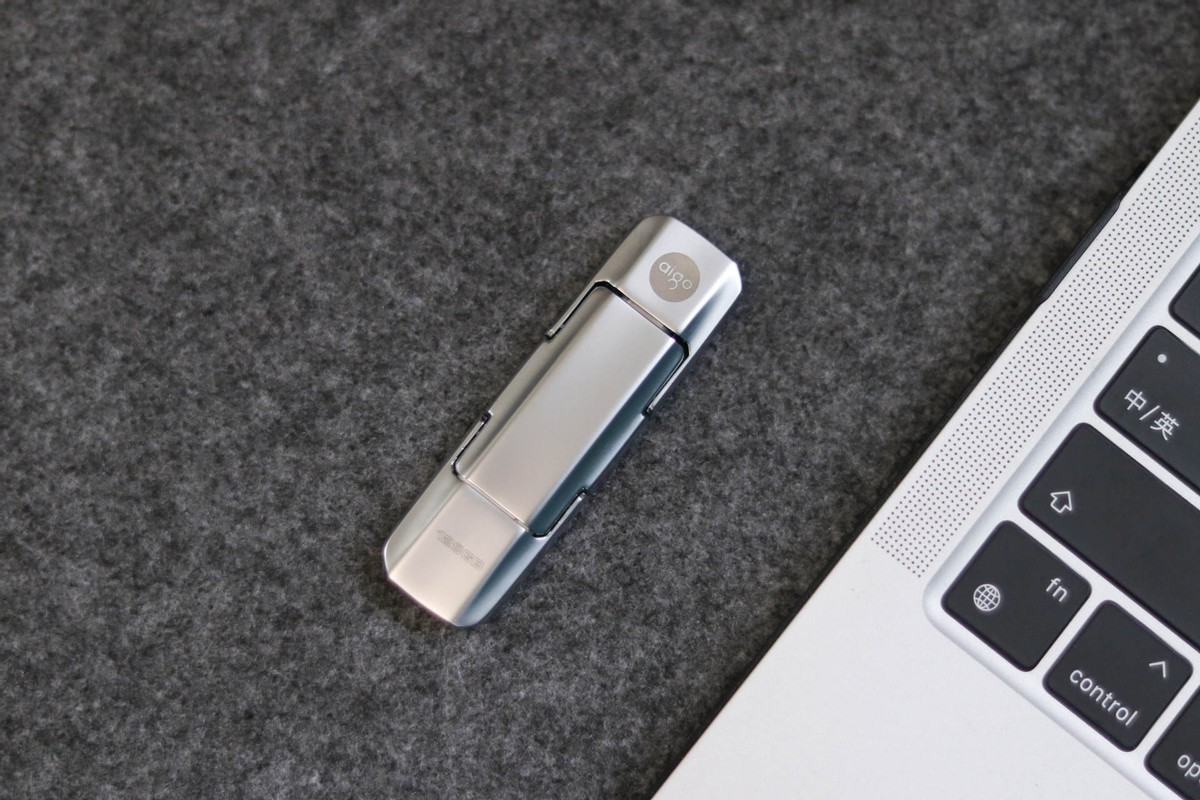 固态u盘和移动固态硬盘哪个好,u盘和移动固态硬盘选哪个比较好