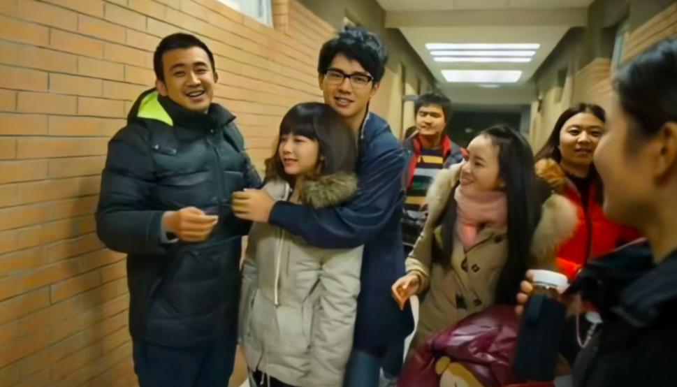 刘昊然周冬雨张一山,刘昊然周冬雨山楂树之恋