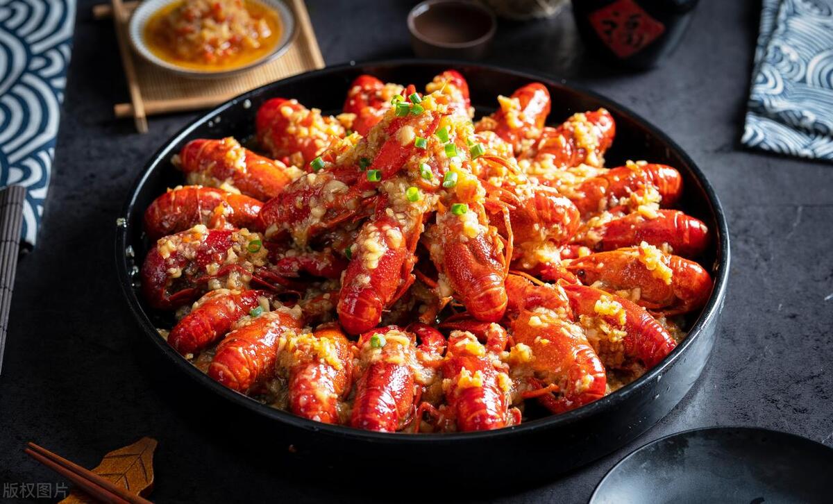 小龙虾怎么做才好吃教程简单,小龙虾的新式做法简单易学