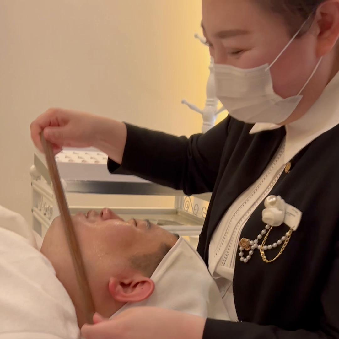 我这脸大吗?脸大吗?大吗?吗?#抖音搜索流量来了