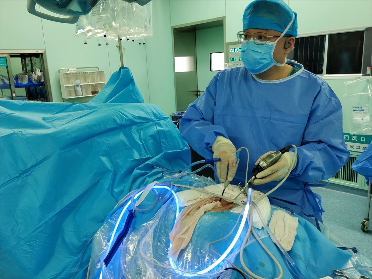 小伙“S”型身材原是腰间盘突出哈医大一院群力骨科团队脊柱上微创摘“核”解除病痛