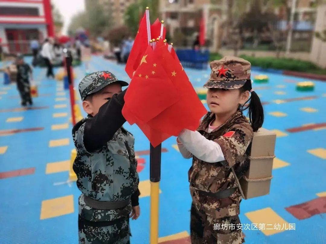 幼儿园聆听红色故事传承红色精神,传统文化在幼儿园的传承实践案例