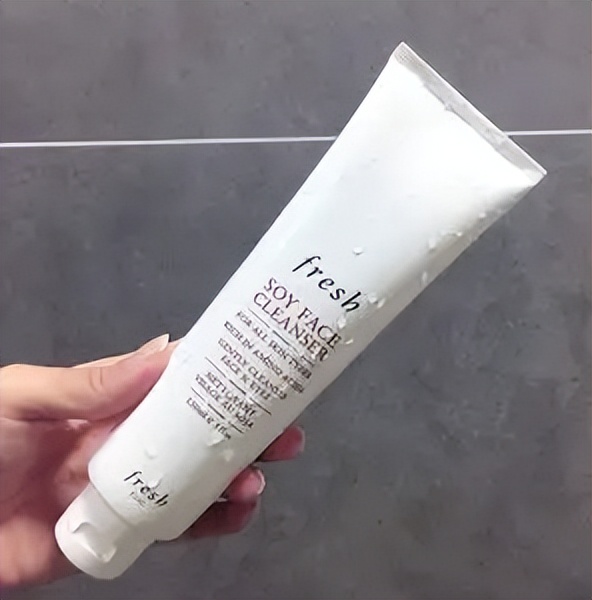 推荐一款能补水还能美白的洗面奶,真正好的洗面奶推荐