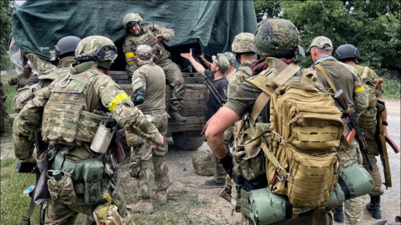 泽连斯基承认乌军损失巨大,泽连斯基承认乌军正在反攻