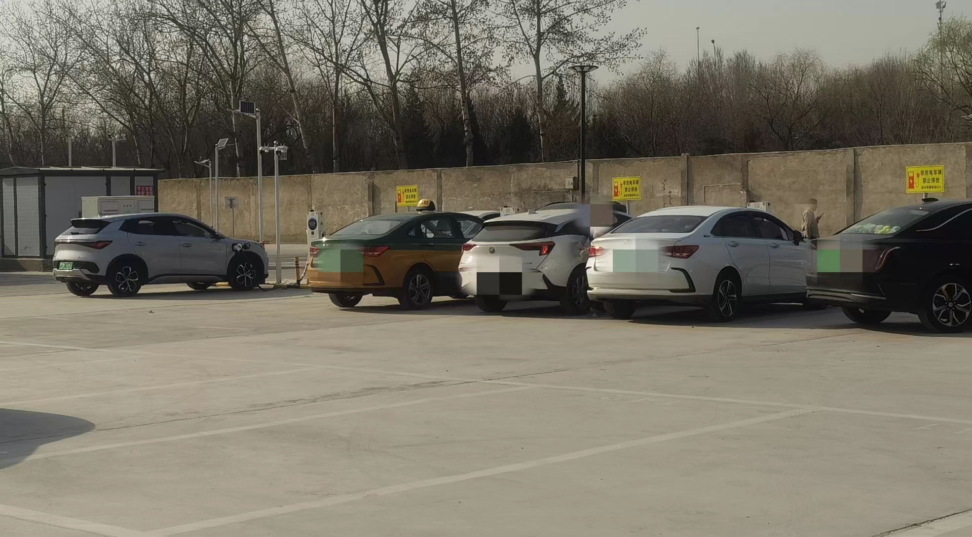 招聘网约车司机月入过万套路,0门槛入职网约车