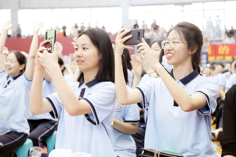 鎰熸仼鎴愰暱鏀鹃姊︽兂姣曚笟姹囨紨,鎰熸仼鎴愰暱姣曚笟鍏哥ぜ鑺傜洰