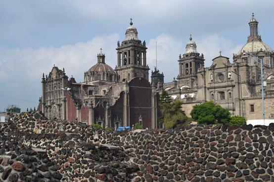 墨西哥街头枪林弹雨,枪林弹雨的墨西哥