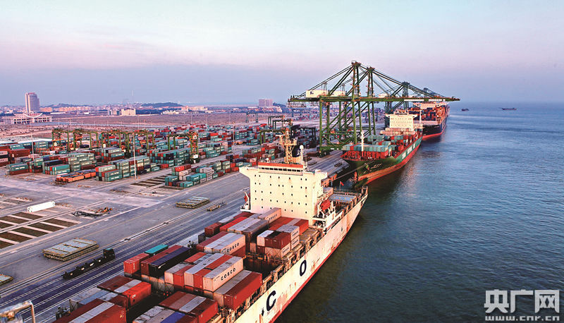 对外投资“一带一路”表现好，“走出去”迎投资新机遇。