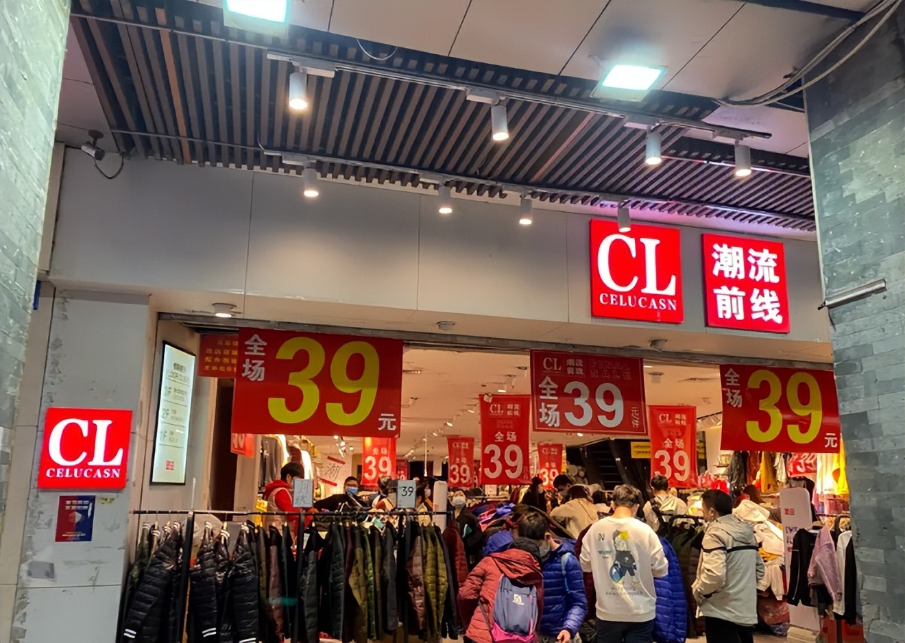 优衣库中国业绩现状,优衣库在中国为什么业绩下滑