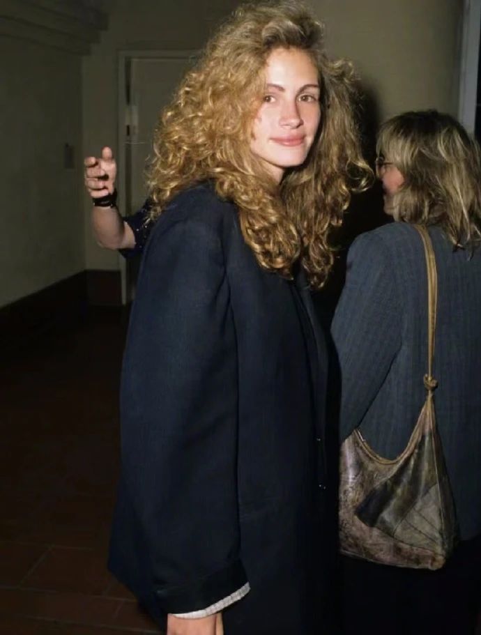 oversize的粉色西装怎么搭配,oversize黑西装复古穿搭