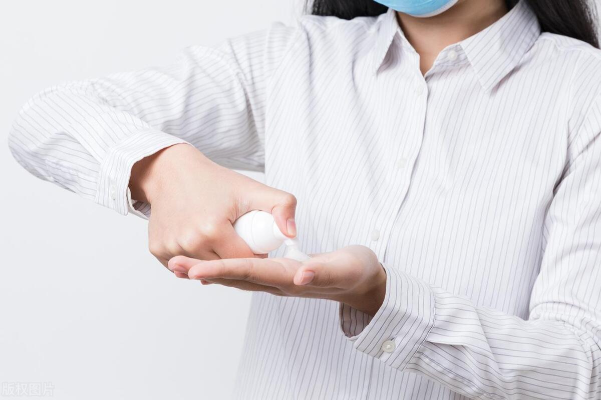 与大我20岁成熟男人面基，第二天*处私**瘙痒难耐，去医院夹出阴虱