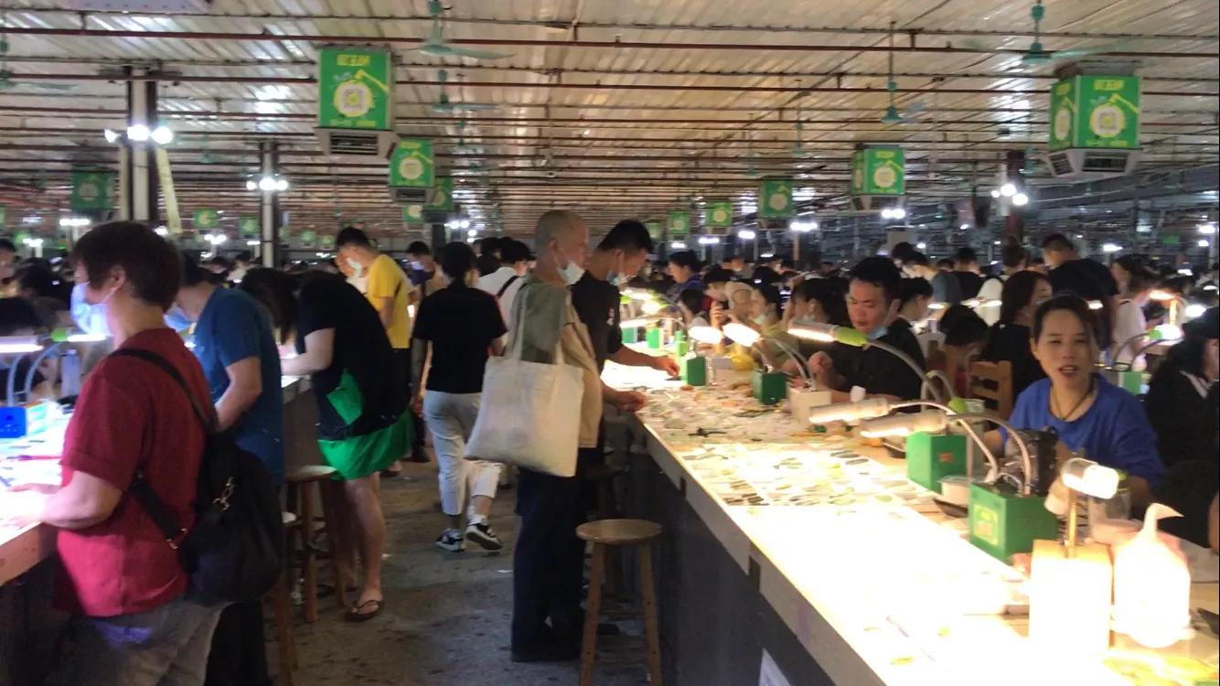 翡翠市场菜市场,翡翠市场热闹