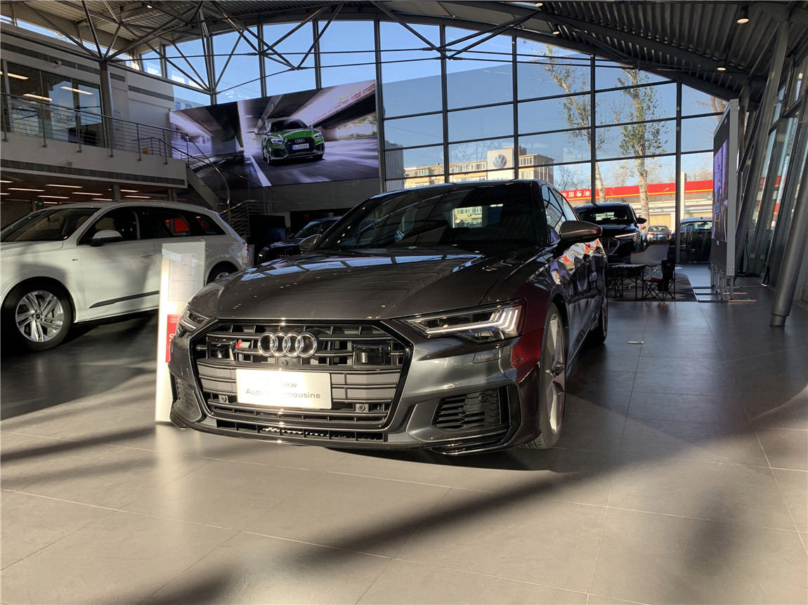 实拍欣赏新款奥迪a6,实拍2019奥迪a6