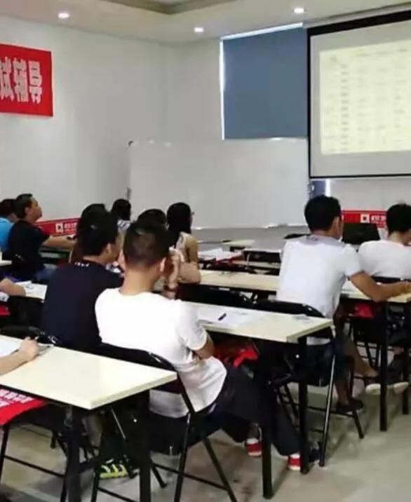 事业单位面试选哪个机构合适,事业单位面试哪个公司培训