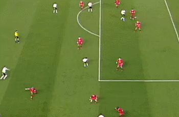 马拉多纳看梅西进球庆祝,梅西致敬马拉多纳的进球