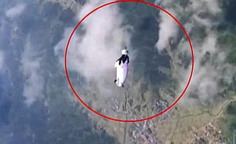 翼装飞行三人魂断天门山,天门山极限运动翼装飞行