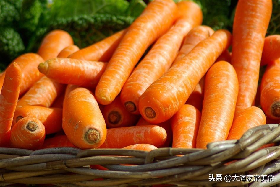 吃哪些食物能调理近视眼,学生有点近视眼忌什么食物